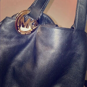 Michael kors Fulton  black leather handbag Sz M